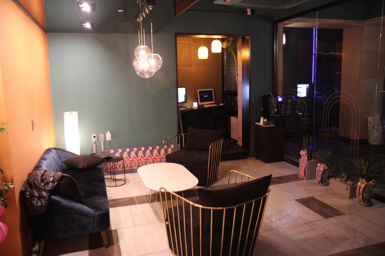The Hotel Young Inn Seul Zewnętrze zdjęcie
