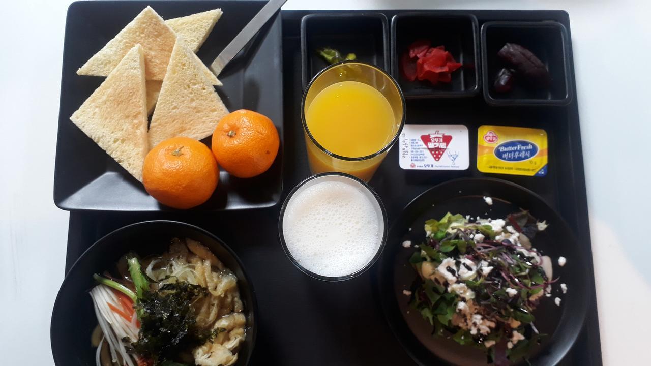 The Hotel Young Inn Seul Zewnętrze zdjęcie
