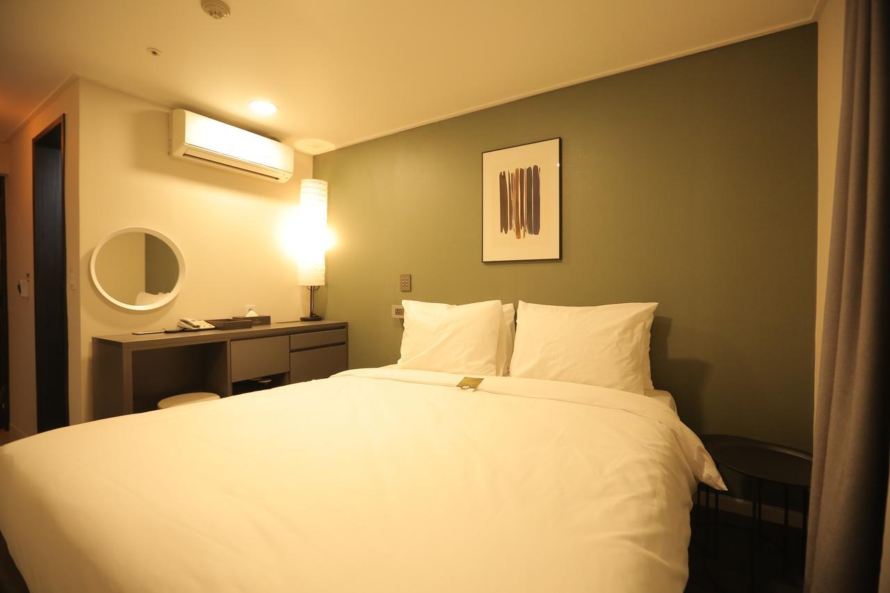 The Hotel Young Inn Seul Zewnętrze zdjęcie