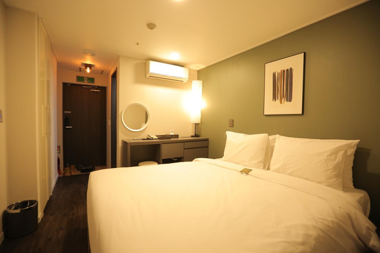 The Hotel Young Inn Seul Zewnętrze zdjęcie